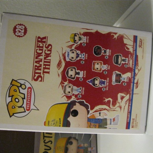 Funko Pop&Tee Stranger Things NIB - Picture 9 of 14